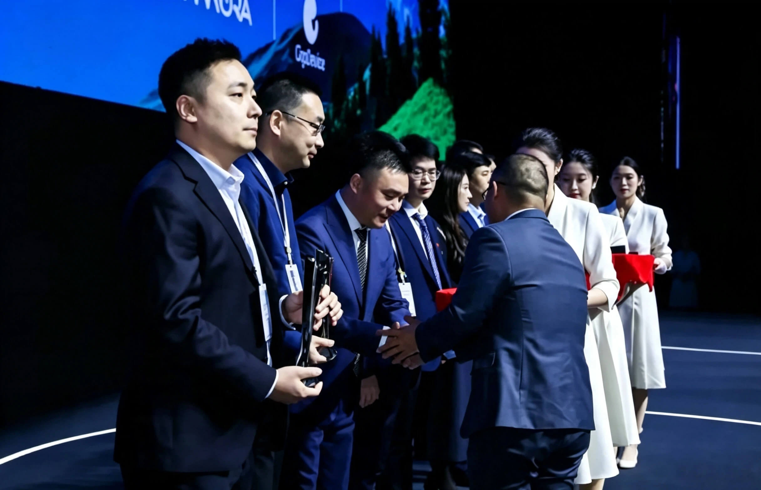 Quality as the Key to a Shared Future | CHUROD Wins Sungrow 2025 "Excellent Quality Award"